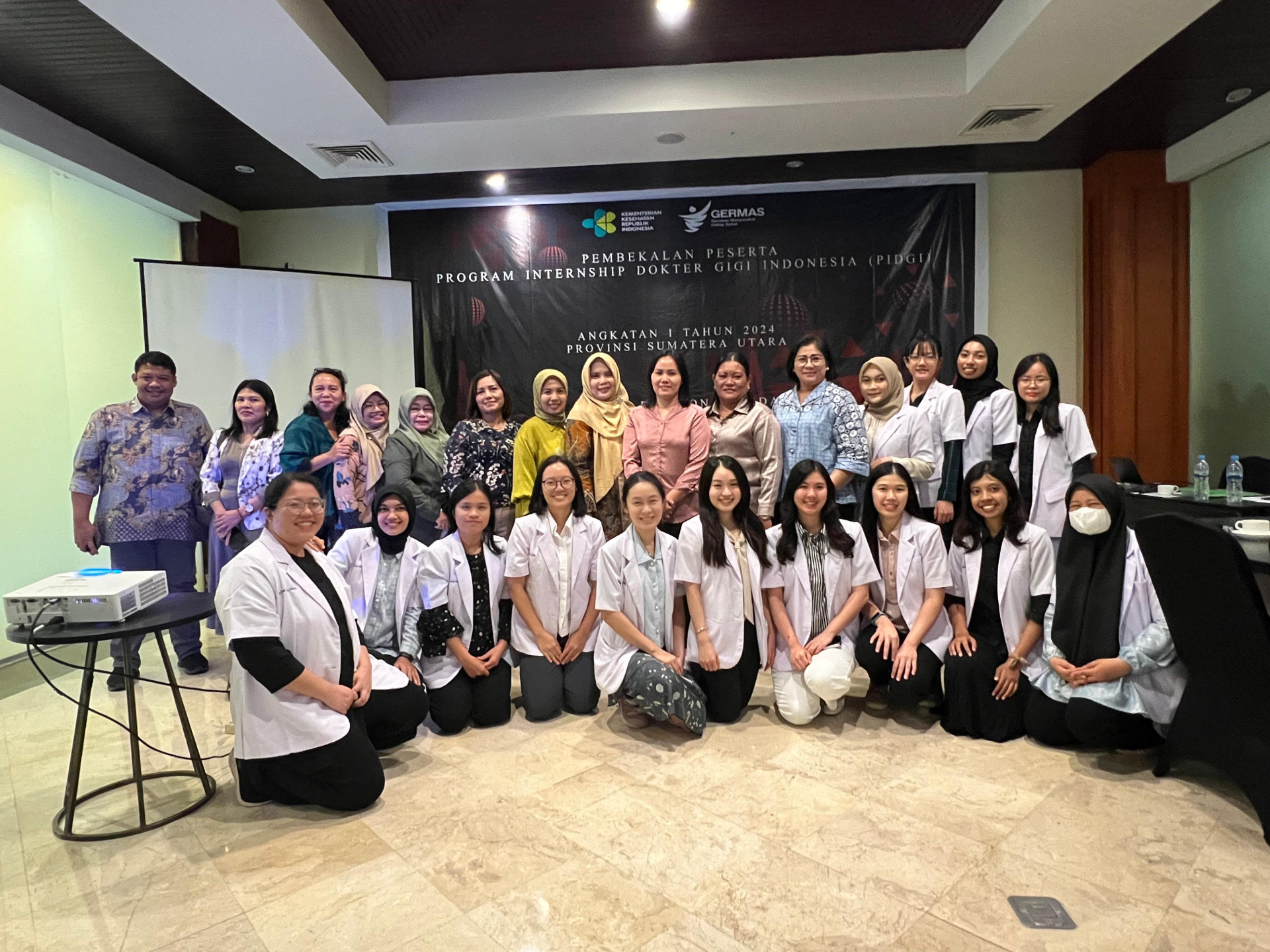 21 students who graduated from FKG USU (Dentist) received debriefing and departure for PIDI and PIDGI Batch I 2024,